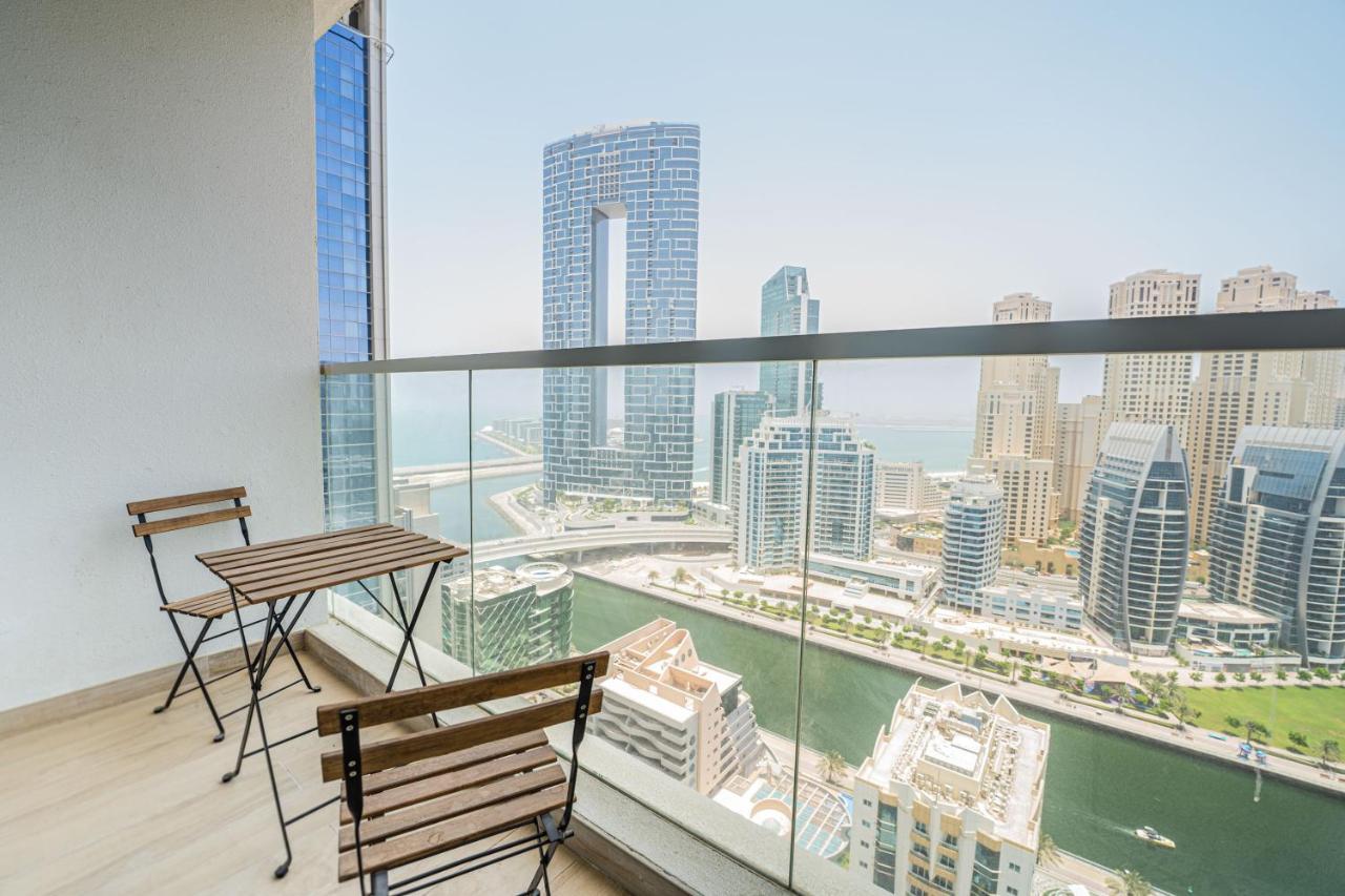 Fam Living - Marina Marvel - Studio Apartment With Breathtaking Views In Studio One Tower Dubai Exterior foto