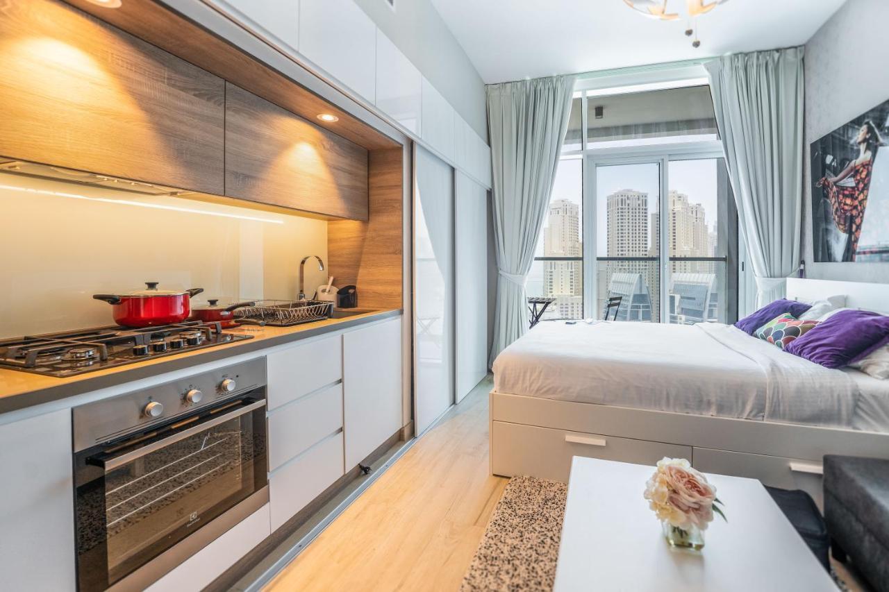 Fam Living - Marina Marvel - Studio Apartment With Breathtaking Views In Studio One Tower Dubai Exterior foto