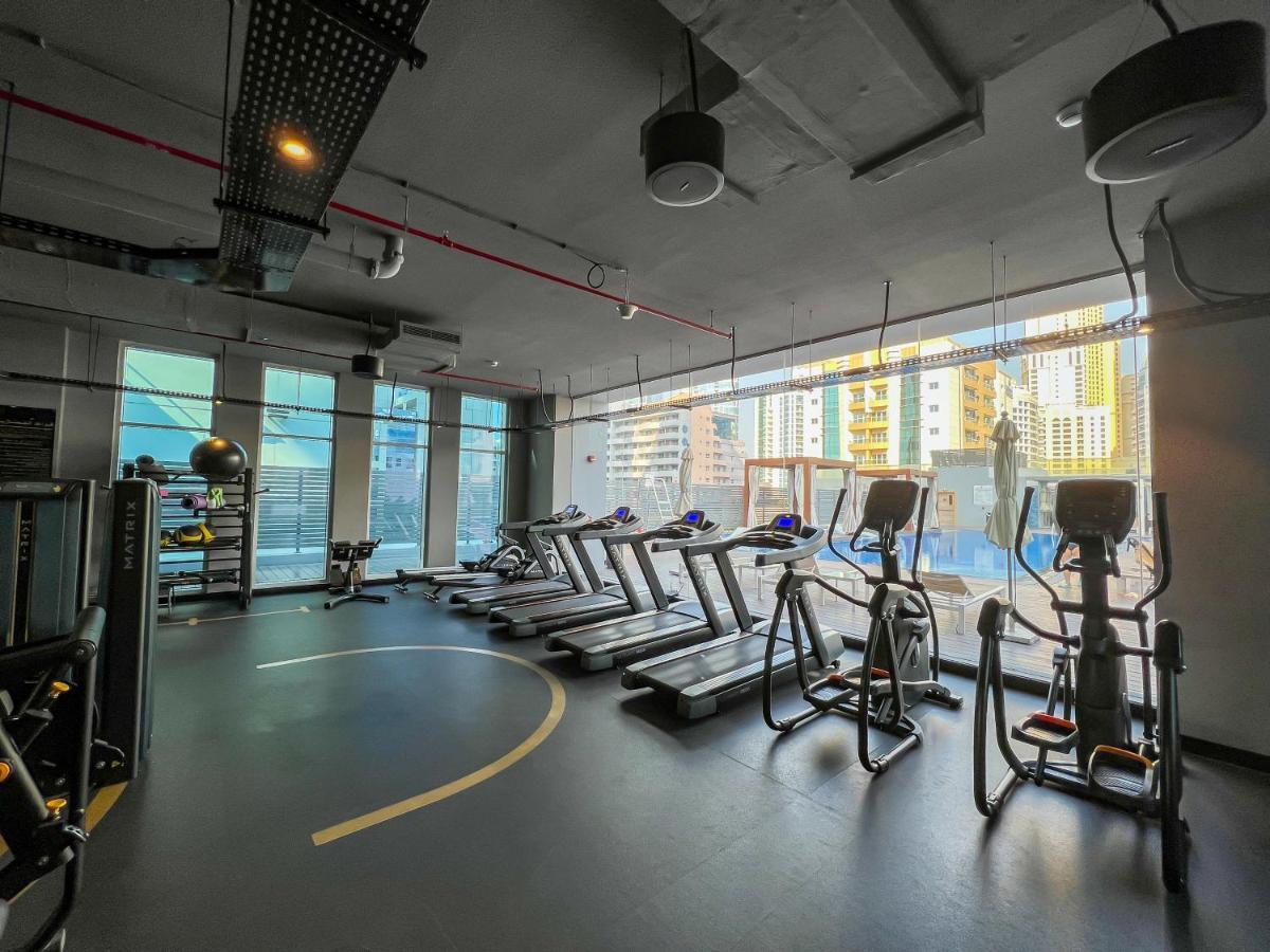 Fam Living - Marina Marvel - Studio Apartment With Breathtaking Views In Studio One Tower Dubai Exterior foto